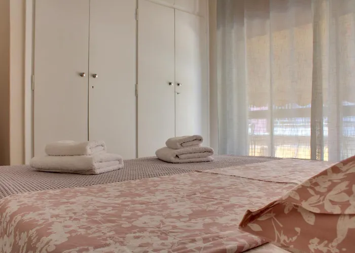 Modern Cozy In Downtown Athens